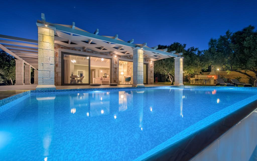 Avra Luxury Villa & Spa Keri Ruang foto