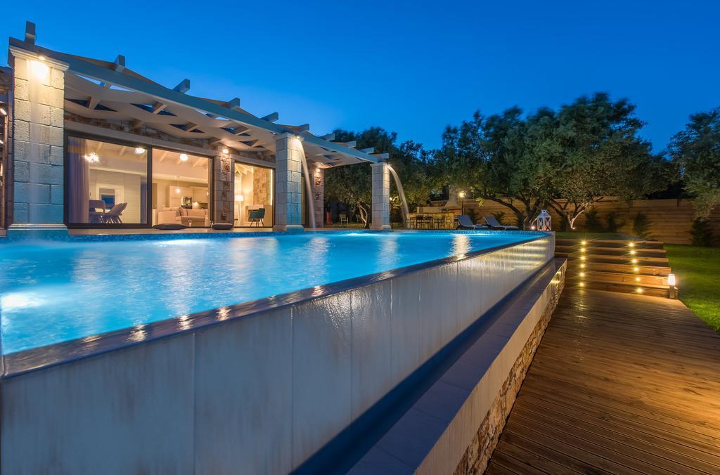 Avra Luxury Villa & Spa Keri Ruang foto