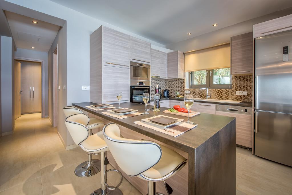 Avra Luxury Villa & Spa Keri Ruang foto